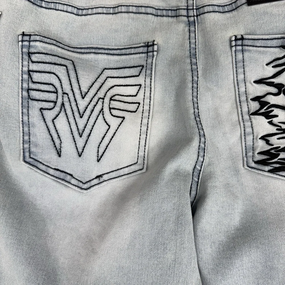 Rebel Vengeance Light Wash Straight Jeans Skull Embroidered Men's 30x30 NWT